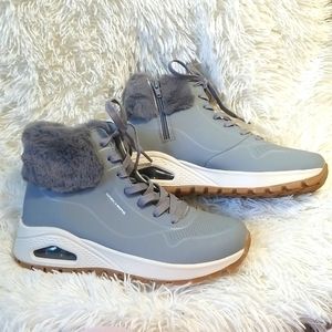 Sketcher Womans side zip boots size 9